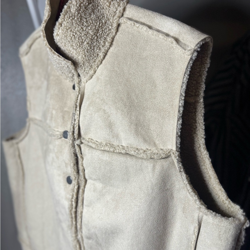 Tribal Ladies Ashwood Reversible Faux Suede Sheerling Style Vest XLT